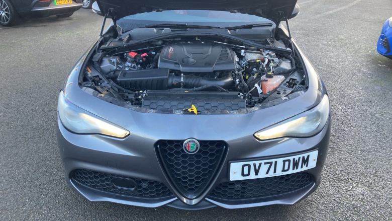 Alfa Romeo Giulia 2.0 TB 280 Veloce [Performance brake] 4dr Auto Petrol Saloon